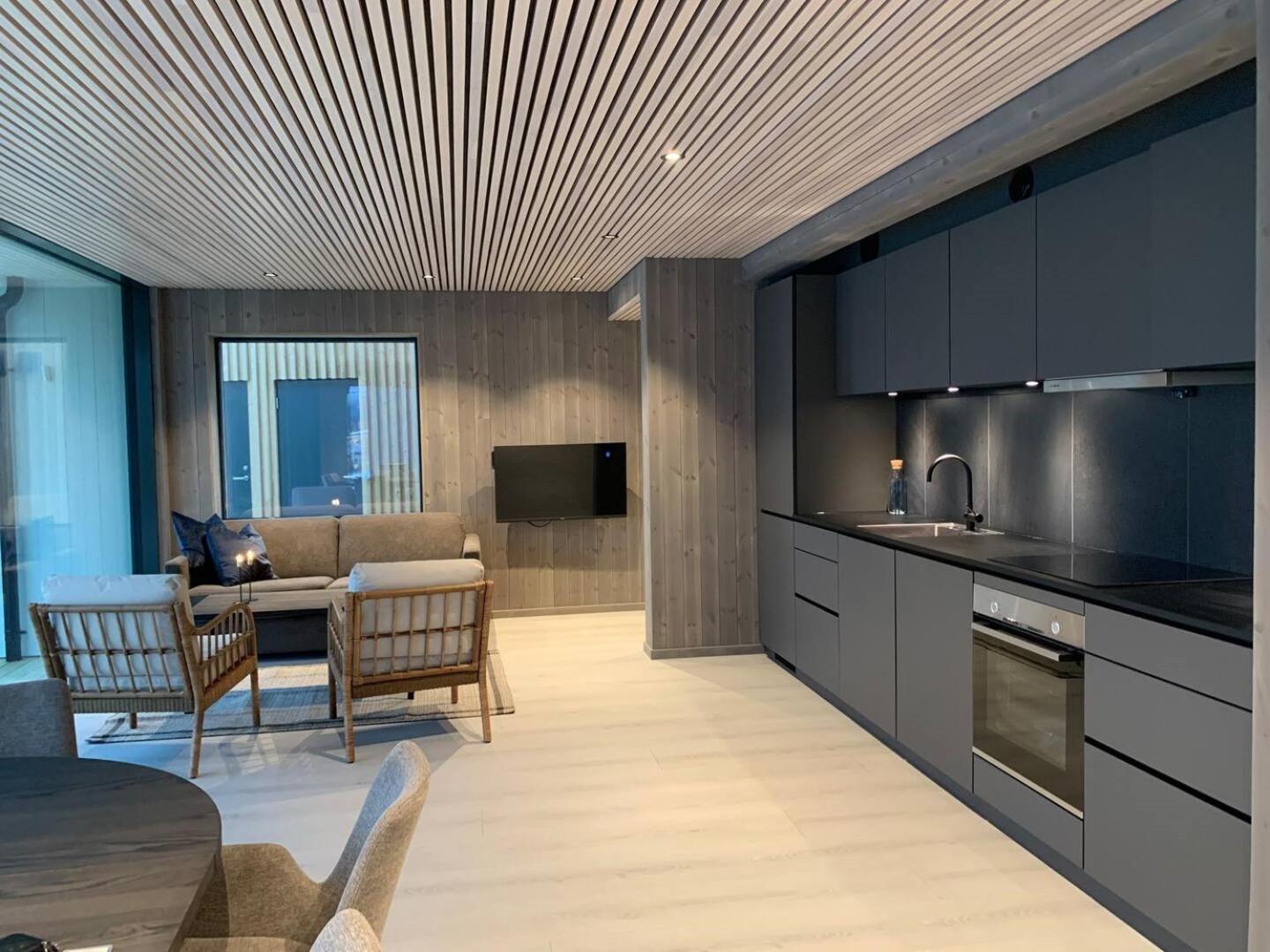 Stor Moderne Leilighet I Henningsvaer, 70 Kvm Εξωτερικό φωτογραφία