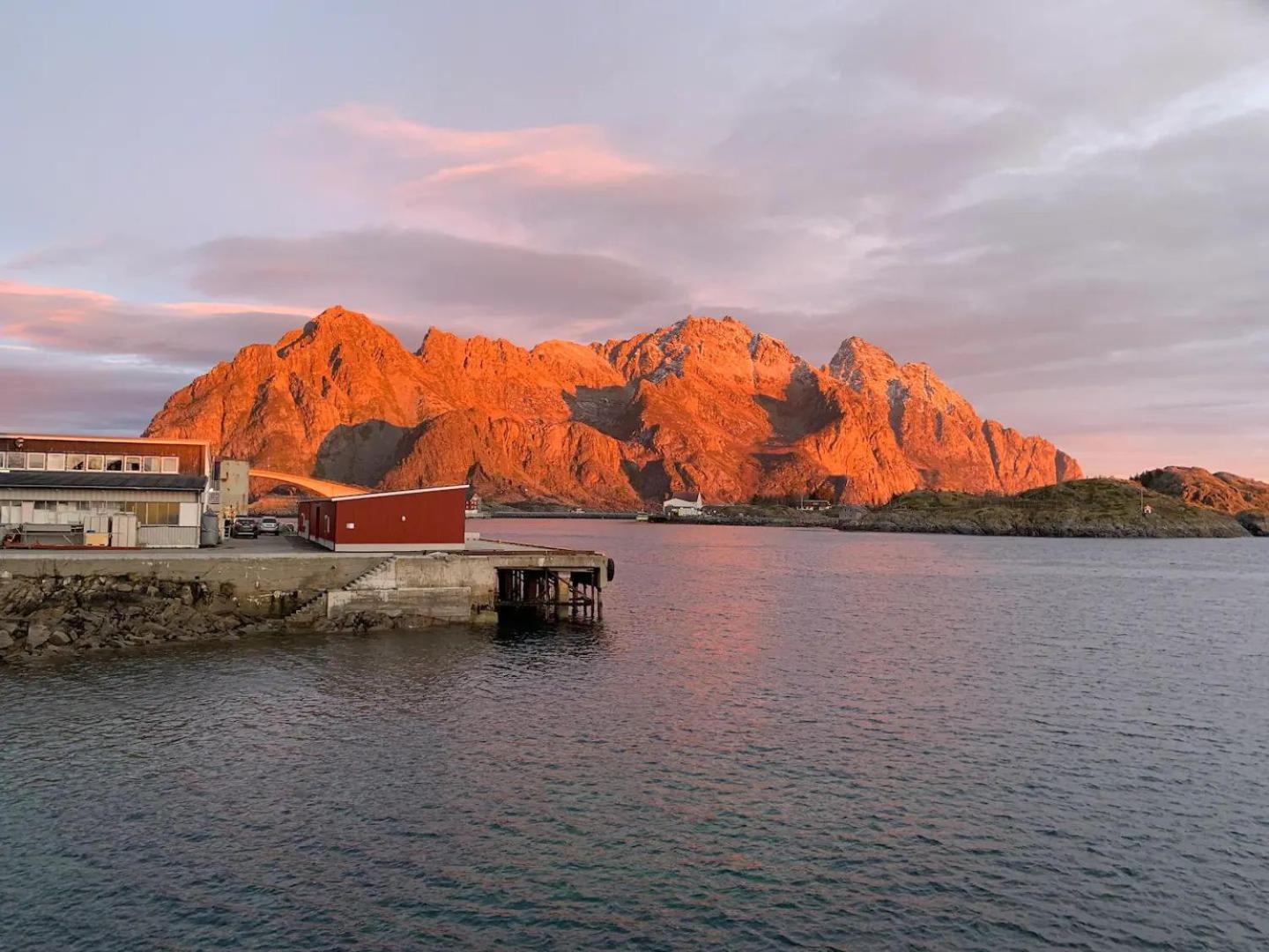 Stor Moderne Leilighet I Henningsvaer, 70 Kvm Εξωτερικό φωτογραφία